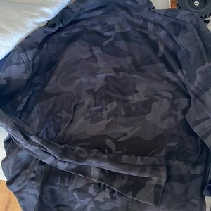 Size 6 cropped turtle neck camo